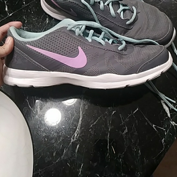 Nike training shoes - Picture 2 of 3